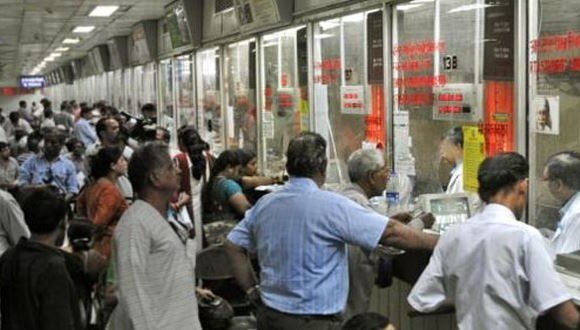 Coronavirus update in India : Railway platform ticket price hiked to Rs 50 in stations of various division করোনা আতঙ্ক: ভিড় এড়াতে বেশ কয়েকটি ডিভিশনে প্ল্যাটফর্ম টিকিটের দাম ১০ টাকা থেকে বাড়িয়ে করা হল ৫০ টাকা