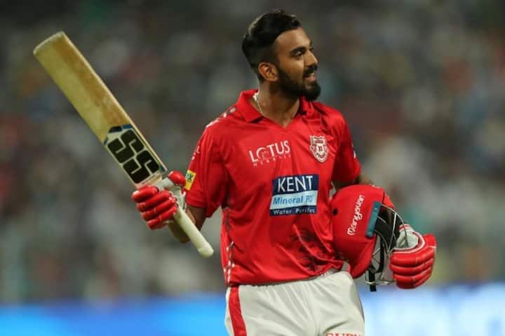 রাহুল ২৭ বলে ৬০ রান করেছেন। তাঁর ইনিংসে রয়েছে ৯ চার ও ২ ছক্কা। 