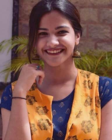 নানা জায়গায় তাঁদের এক সঙ্গে দেখা যাচ্ছে। 