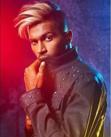 এখানে বলে রাখা প্রয়োজন, কিছু সময় আগে পর্যন্ত, বলিউড অভিনেত্রী এলি আবরামের সঙ্গে ঘুরতে দেখা গিয়েছিল হার্দিক পাণ্ড্যকে। কিন্তু, এলির সঙ্গেও তাঁর সম্পর্কের কথা স্বীকার করেননি হার্দিক।