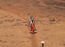 দুই বউ জল টানবে, অন্যজন সামলাবে হেঁশেল, তিন-তিনটে বিয়ে ঠানের এক ব্যক্তির