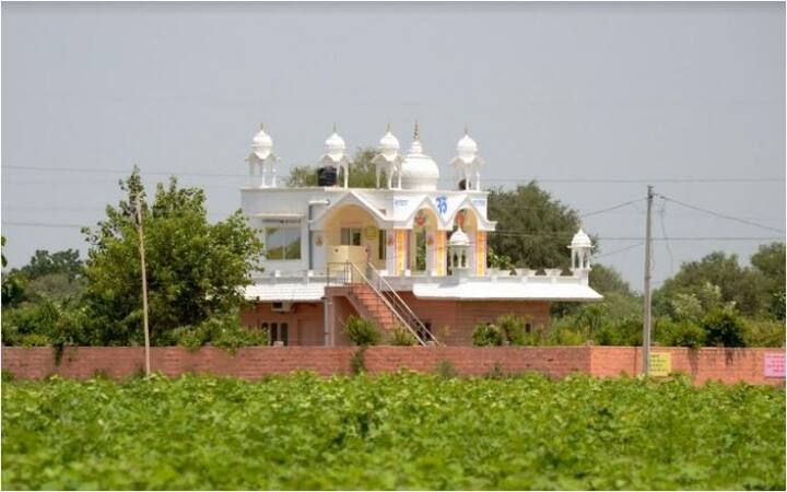 যোধপুরে আসারামের একটি বাংলো আছে। আগে সেখানে প্রচুর ভক্ত সমাগম হত। তবে গত সাত বছর ধরেই বাংলোটি খালি পড়ে আছে