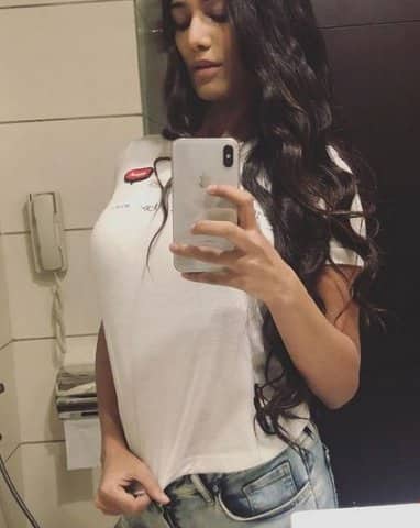 পুনমের এটি দ্বিতীয় সিনেমা। এর আগে নশা ছবিতে দেখা গিয়েছিল তাঁকে। 