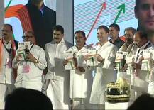 কর্নাটক ভোটে কংগ্রেসের ইস্তাহার প্রকাশ রাহুলের, বছরে ১৫-২০ লক্ষ কর্মসংস্থানের প্রতিশ্রুতি, বিজেপি-আরএসএসকে নিশানা