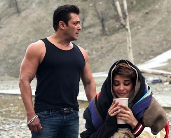 Salman Khan, Jacqueline Fernandez shoot for romantic 'Race 3' song in Kashmir 'রেস থ্রি'-র শ্যুট করতে কাশ্মীরে সলমন-জ্যাকলিন, লেন্সবন্দি বিভিন্ন মুহূর্ত