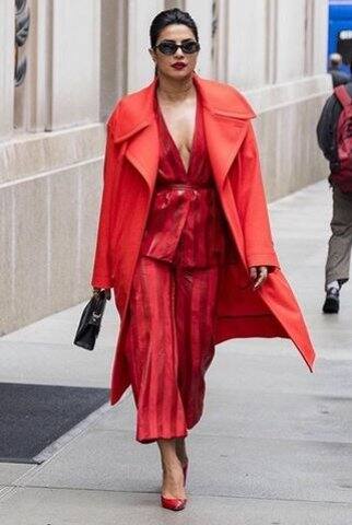 এখন তিনি কোয়ান্টিকো ৩-র শ্যুটিংয়ে ব্যস্ত। সঙ্গে চলছে প্রমোশনও। 