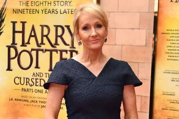 JK Rowling Says She Had All COVID 19 Symptoms But Now is Fully Recovered করোনার সব লক্ষণ ছিল, কিন্তু সুস্থ হয়েছেন এইভাবে শ্বাস নিয়ে! দাবি পটার-স্রষ্টা রাউলিংয়ের