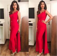 দেখুন, মলদ্বীপের সমুদ্রতীরে বিকিনি অবতারে শিল্পা শেট্টি