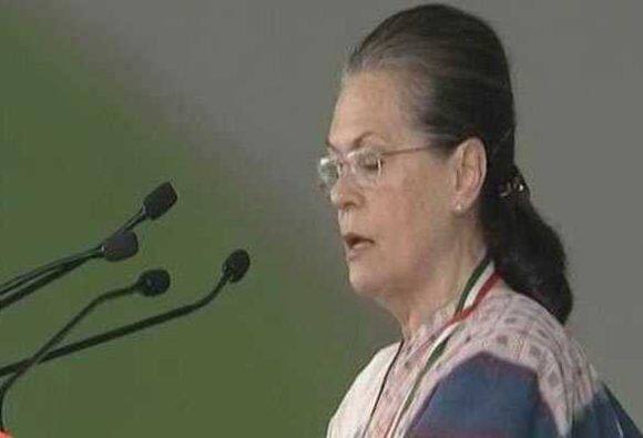 Modi govt betrayed people, corruption has taken deeper roots under it: Sonia দুর্নীতির শেকড় আরও গভীরে গিয়েছে মোদী সরকারের আমলে, আক্রমণ সনিয়া গাঁধীর