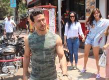 সঙ্গে বান্ধবী দিশা ও মা আয়েষা, লাঞ্চে গেলেন টাইগার শ্রফ