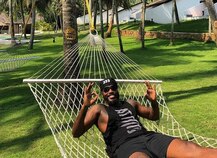 আইপিএলের মধ্যেই পরিবারের সঙ্গে ক্ষণিক ছুটিতে কেরলে গেইল, ধরলেন মাছ