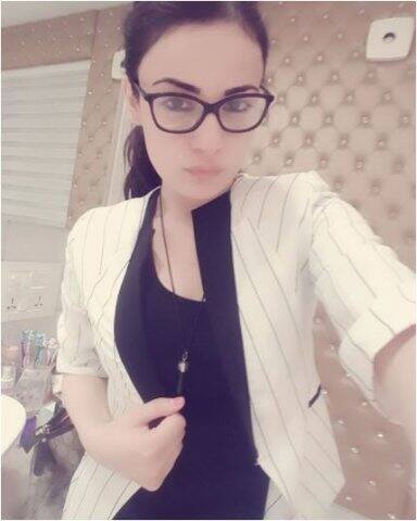 ঝলক দিখলা যা-তেও রাধিকাকে দেখা গিয়েছে। 