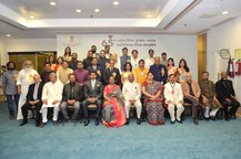 মাত্র ১১ জনকে জাতীয় পুরস্কার দিলেন রাষ্ট্রপতি, দুর্ভাগ্যজনক ঘটনা, বলছেন শিল্পীরা