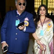 জাতীয় চলচ্চিত্র পুরস্কার মঞ্চে মাকে কীভাবে সঙ্গে নিয়ে গেলেন শ্রীদেবী-কন্যা জাহ্নবী দেখুন