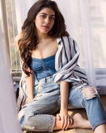 বলিউডের বিখ্যাত ভিলেনের নাতনি এই লাস্যময়ী... চিনে নিন