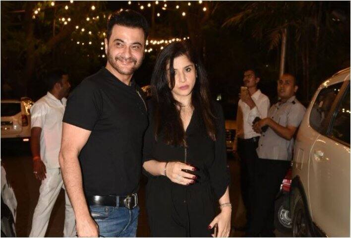 সোনমের কাকা সঞ্জয় কপূর এসে পৌঁছলেন দাদার বাড়ি, সঙ্গে তাঁর স্ত্রী।