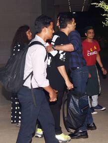 গুঞ্জন ছিলই, এবার বলিউডের এই জুটিকে একসঙ্গে ডিনার ডেটেও দেখা গেল