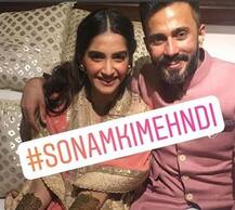 দেখুন সোনমের মেহন্দি অনুষ্ঠানের কিছু ছবি