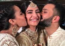 বন্ধুবান্ধব, আত্মীয়স্বজনদের নিয়ে হইহই করে হয়ে গেল সোনমের সঙ্গীত