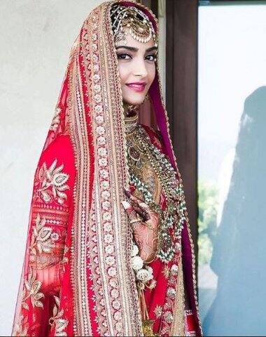 ঐতিহ্য মেনে সোনামের মাসির বাড়িতে বিয়ে সম্পন্ন হল। 