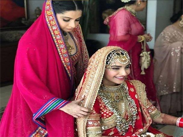  পঞ্জাবি রীতি মেনে বিয়ে সম্পন্ন সোনাম কপূর-আনন্দ আহুজার। 