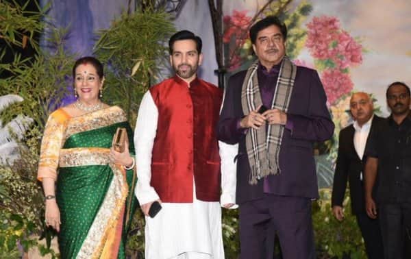 সপরিবার উপস্থিত ছিলেন শত্রুঘ্ন সিনহা।