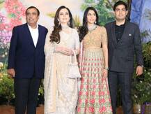 ভাবী পুত্রবধূকে সঙ্গে নিয়ে সোনামের রিসেপশনে গেলেন দেশের এই বিখ্যাত দম্পতি