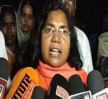 এএমইউ বিতর্ক: জিন্নার প্রশংসা করে বিজেপি সাংসদ সাবিত্রী বাই বললেন \'মহান নেতা\'