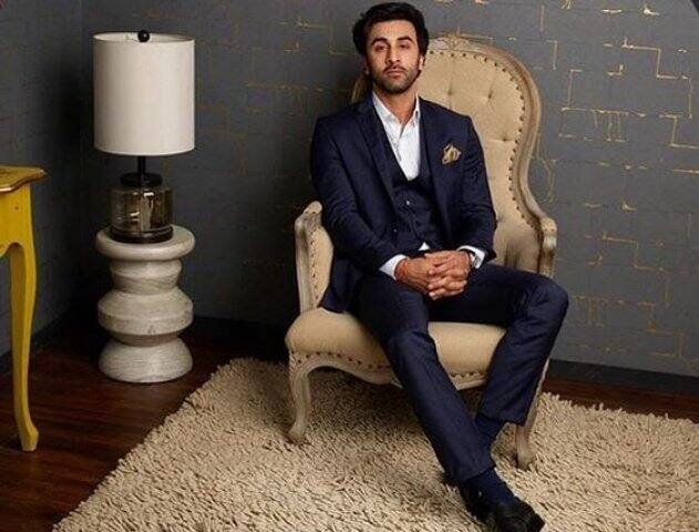 রণবীর কপূরের কেরিয়ার কয়েক বছর হয়েছে। এমন কিছু বেশি হিট সিনেমা তিনি দিতে পারেননি। কিন্তু তিনিও দীপিকার থেকে বেশি আয় করেন। ছবি-ইন্সটাগ্রাম