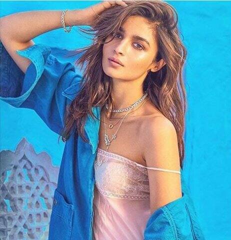 ফলে জল্পনা শুরু হয়েছে, বলিউডে কি ফের সানাই বাজতে চলেছে? ছবি সৌজন্যে ইনস্টাগ্রাম