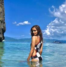 দেখুন বিশ্বসুন্দরী মানুষী চিল্লারের সমুদ্র স্নান