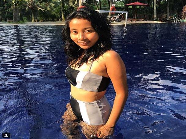 সমুদ্র সৈকতে ছুটে, এক্সারসাইজ করে সময় কাটাচ্ছেন নবদম্পতি 