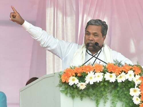 Karnataka elections: Siddaramaiah says he is ready to make way for a Dalit CM কোনও দলিত মুখ্যমন্ত্রী হলে সরে দাঁড়াবেন, ঘোষণা সিদ্দারামাইয়ার, পাল্টা ইয়েদুরাপ্পা