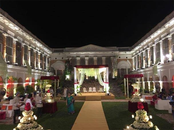 ছবি সৌজন্যে রাজ-শুভশ্রীর ফেসবুক অ্যাকাউন্ট