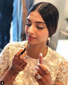 বিয়ের পর কান-এর রেড কার্পেট কাঁপালেন এই নববধূ