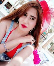 পাকিস্তানের এই সুন্দরী মডেল বলিউডের এক অভিনেত্রীর অন্ধ ভক্ত, কে তিনি জানেন?