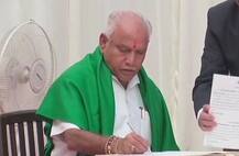 আস্থাভোটের আগেই ইস্তফা ইয়েদুরাপ্পার, কর্ণাটকে জোট সরকার গড়ছে কংগ্রেস-জেডিএস