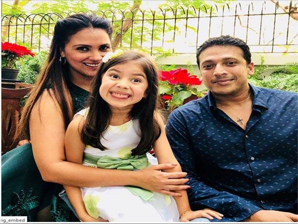 টেনিস প্লেয়ার মহেশ ভূপতি এবং অভিনেত্রী লারা দত্তের ছ বছরের মেয়ে সায়রা। সেই মেয়েই এখন লারার জীবনের সবচেয়ে বড় শিক্ষক হয়ে উঠেছেন। কীভাবে জানেন?