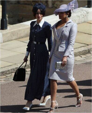  ২০১৬-র জুলাই পর্যন্ত মেগান, হ্যারিকে ঘনিষ্ঠ মহলে বন্ধু-বান্ধবদের মধ্যেই দেখা যেত। তারপর থেকে শুরু হয়ে দুজনের ডেটিং। সেই সম্পর্কই পরিণতি পেল মধুর মিলনে। রাজপরিবারের বধূ হতে চলা মেগান আরেক বউ কেটের থেকে একেবারে অন্য দুনিয়ার মানুষ। মেগান শুধু হলিউডের অভিনেত্রীই নন, আমেরিকান। (সব ছবি ইনস্টাগ্রাম থেকে নেওয়া)।