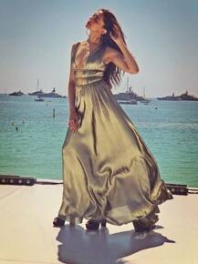 কান চলচ্চিত্র উৎসবে পোশাক নকল করেছেন দীপিকা পাড়ুকোন?