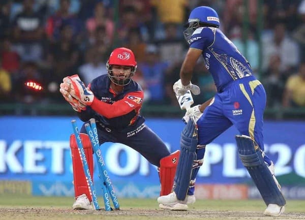 রান তাড়া করতে নেমে শেষ পর্যন্ত লড়াই করেও লক্ষ্যে পৌঁছতে পারেনি মুম্বই। হেরে যায় ১১ রানেষ। ইনিংসের শুরুটা ভালো হলেও মাঝের সারির ব্যাটসম্যানরা দিল্লির স্পিন আক্রমণের সামনে নাস্তানাবুদ হন। 