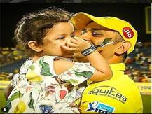 পুণেতে সিএসকে-র ম্যাচের পর ড্রেসিং রুমের পথে ধোনিকে সঙ্গ দিলেন জিভা!দেখুন ভিডিও