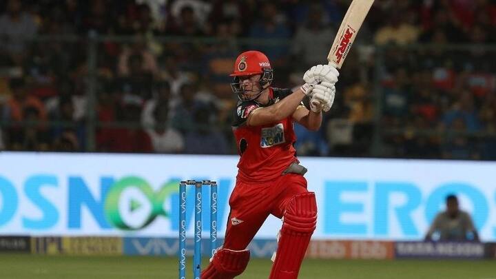 বর্তমান প্রজন্মের অন্যতম সেরা ক্রিকেটার ডিভিলিয়ার্সের অবসরে তাঁর সতীর্থদের পাশাপাশি বর্তমান ও প্রাক্তন ক্রিকেটাররা এবং সাধারণ ক্রিকেটপ্রেমীরাও হতাশ