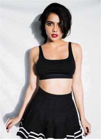 এখানে বলে রাখা দরকার, পুরস্কার জয়ী তথ্যচিত্র ‘দ্য ওয়ার্ল্ড বিফোর হার’-এ নিজের অভিনয় দক্ষতার পরিচয় দিয়েছেন রূহি। ছবি - ইনস্টাগ্রাম।