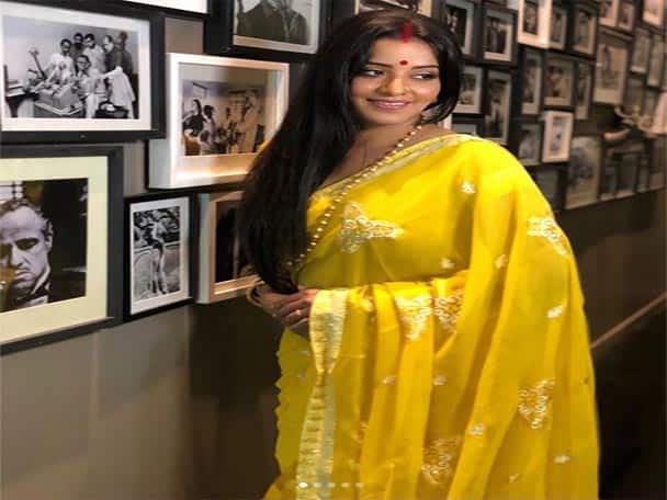 দেখুন তাঁর আরও কিছু ছবি