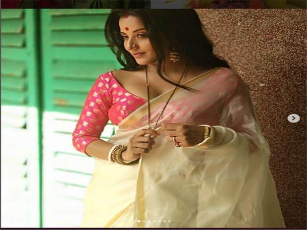  দুপুর ঠাকুরপোর ঝুমা বৌদি এরমধ্যেই শোরগোল ফেলেছেন সোশ্যাল মিডিয়ায়। 