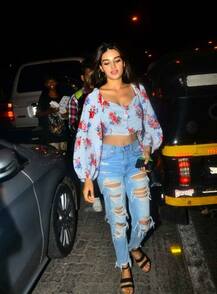 এই ভারতীয় ক্রিকেটারের সঙ্গে ডেট করছেন বলিউডের লাস্যময়ী অভিনেত্রী নিধি অগ্রবাল