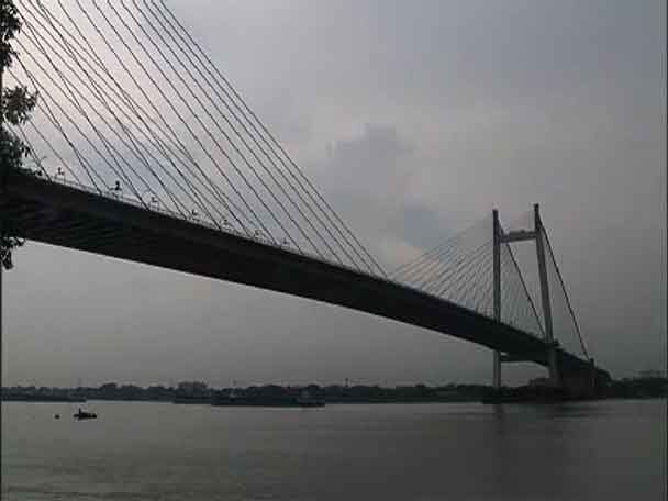 Rains lash different districts of Bengal, 6 die of thunder lightning রাজ্যজুড়ে বৃষ্টি, ৪ জেলায় বাজ পড়ে মৃত ৬