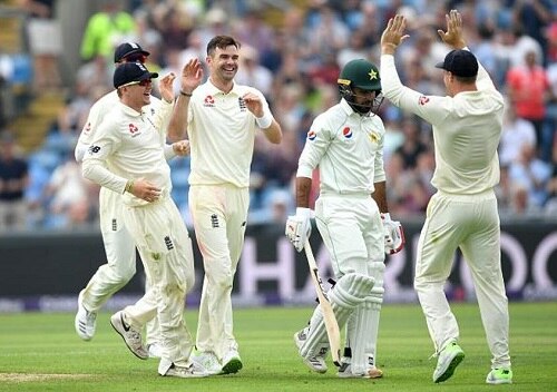 England hammer Pakistan to win second Test and square series তিনদিনেই জয়, দ্বিতীয় টেস্টে পাকিস্তানকে ইনিংসে হারিয়ে সিরিজে সমতা ফেরাল ইংল্যান্ড