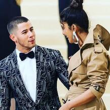 প্রেমের জোরদার গুঞ্জনের মধ্যেই নিক জোনাসকে নিয়ে ডেটে গেলেন প্রিয়ঙ্কা চোপড়া